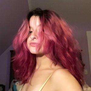 Meet your Posher, Debora